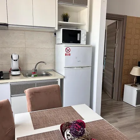 Apartment Summerland Residence59